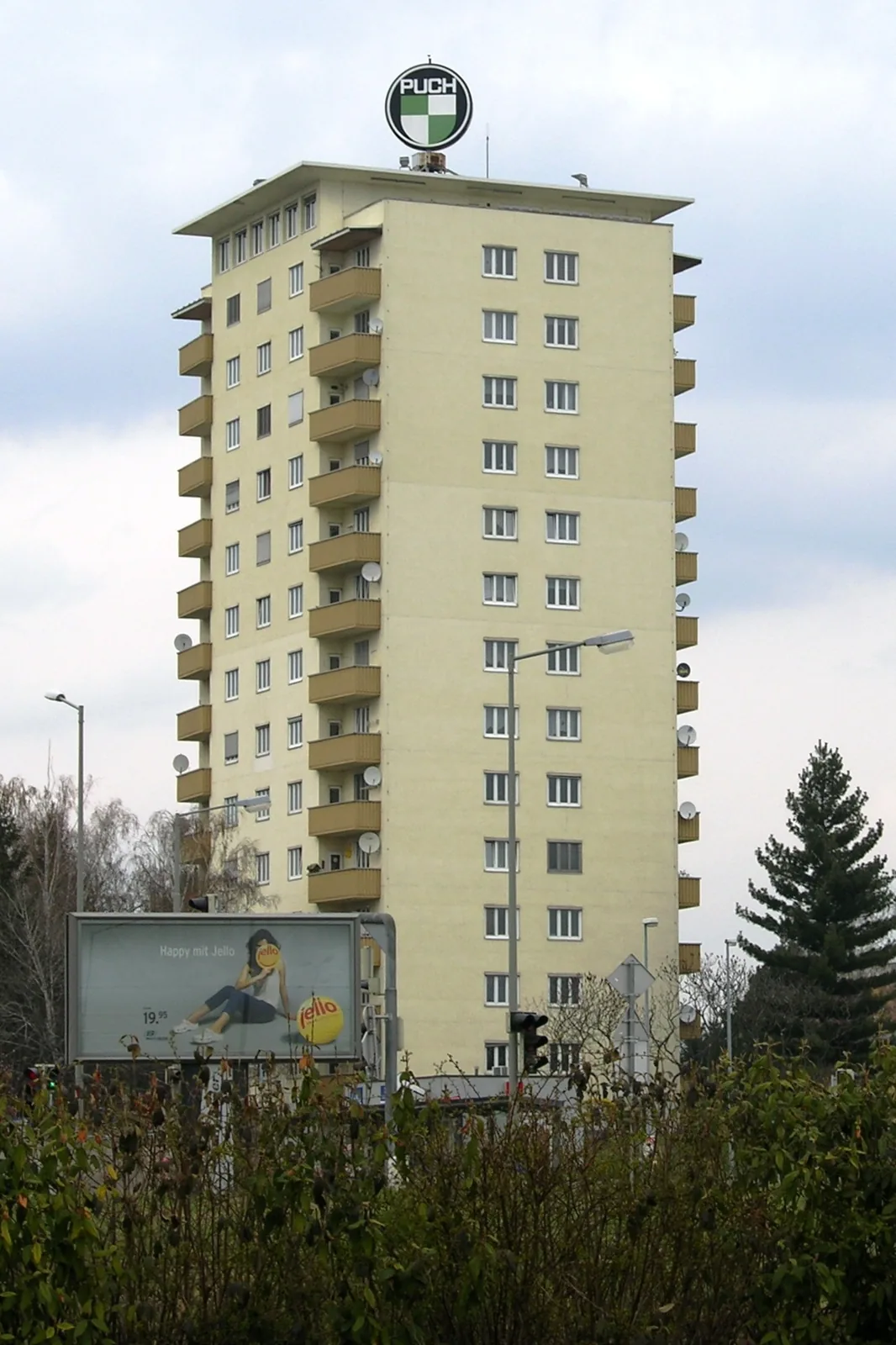 Puch-Hochhaus in Graz, Liebenau, Liebenauer Hauptstr. 309




 

This media shows the protected monument with ObjektID 122040 in Austria. (C