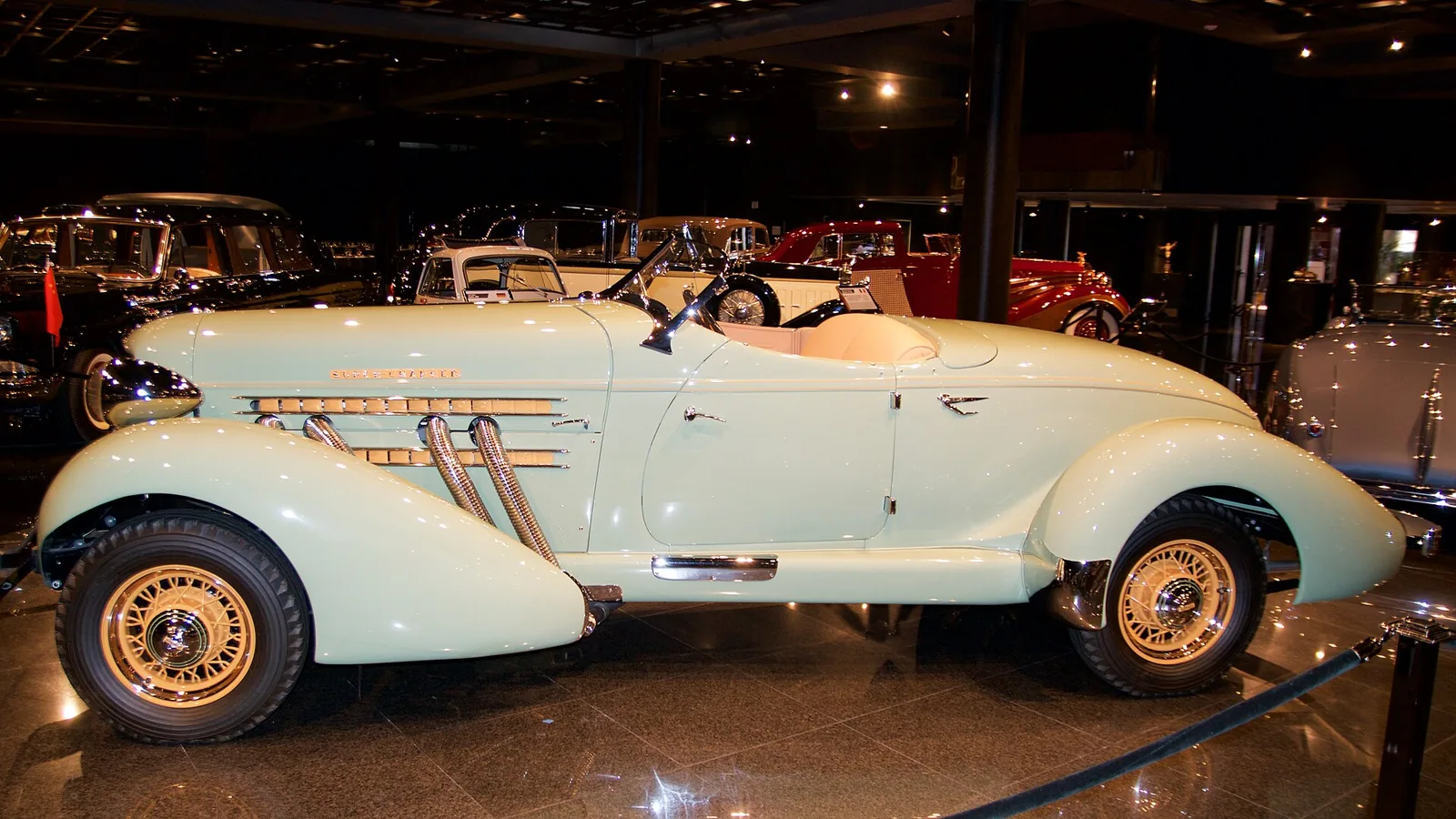 Automobile
