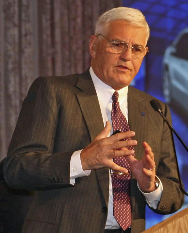 Bob Lutz speaking in Detroit, Michigan in October 2008.