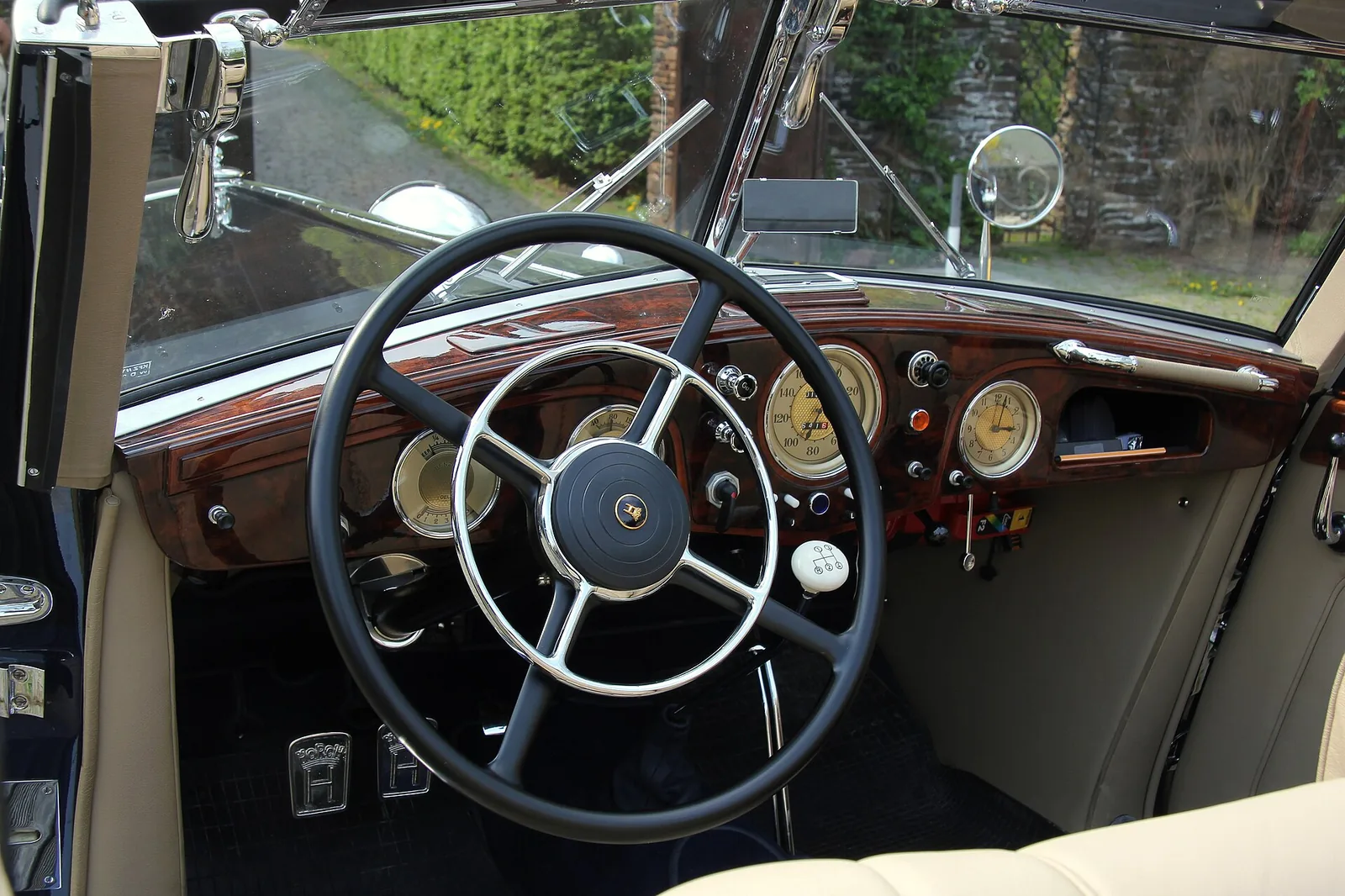 Lenkrad und Armaturenbrett eines Horch 853, Baujahr 1936; 8-Zylinder-Reihenmotor, 4944 cm³, 100 PS