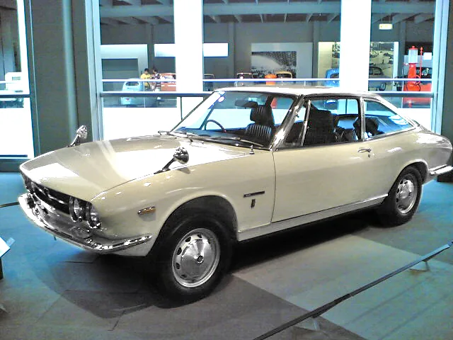 Isuzu 117coupe in The Toyota automobile museum  [1] ( トヨタ博物館 )