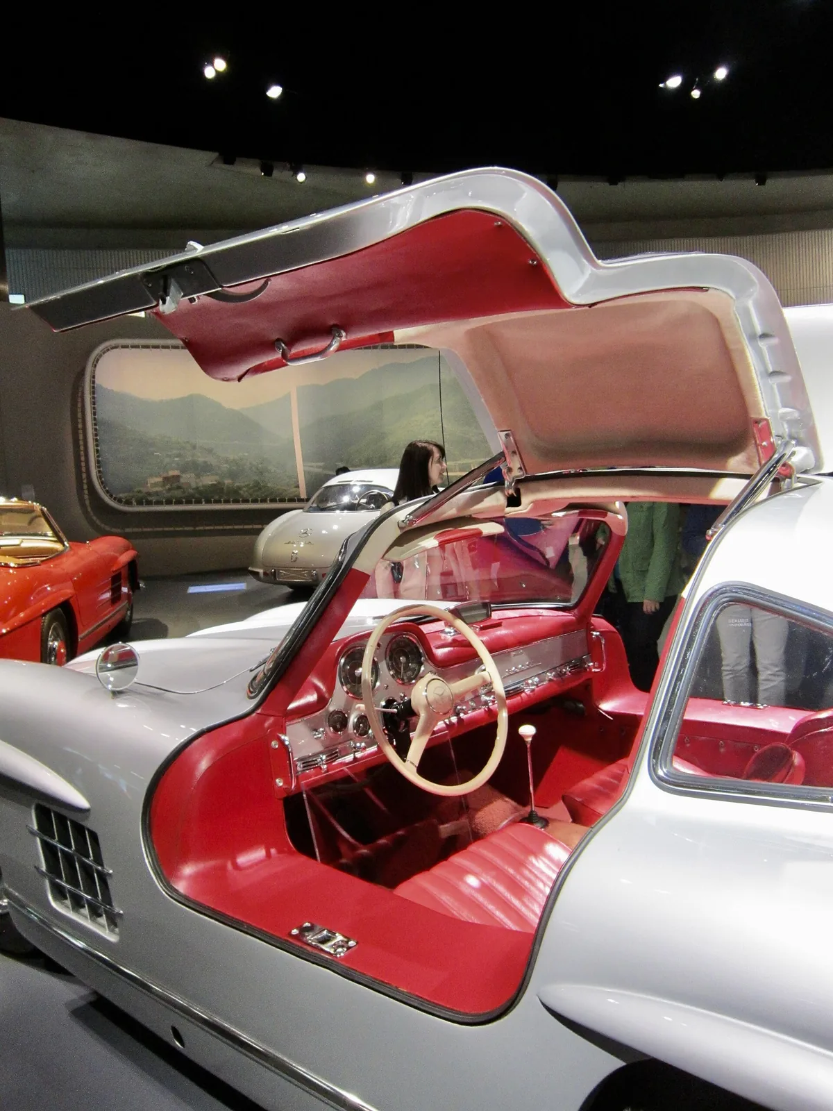 This car was sold at an auction in Germany for a record €135 million ($142.9 million) in 2022 making it the most expensive car ever sold.
Na