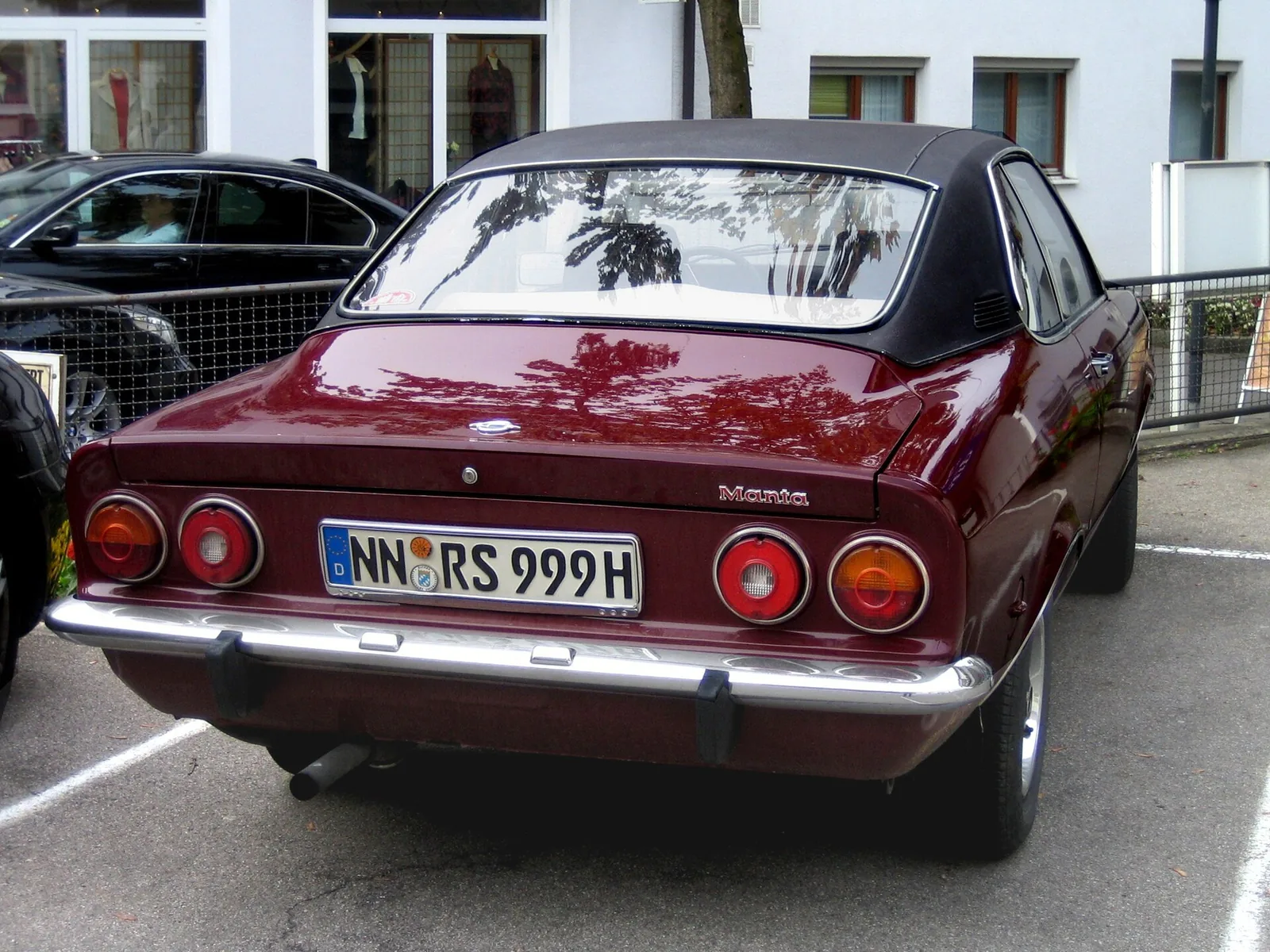 Opel Manta A mit Vinyldach