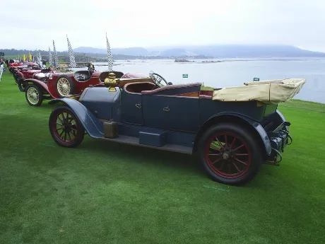 On the 18th green with a part of the 2005 Pebble Beach Concours d'Elegance prewar field.
Source
Photo taken by en:User:FeloniousMonk