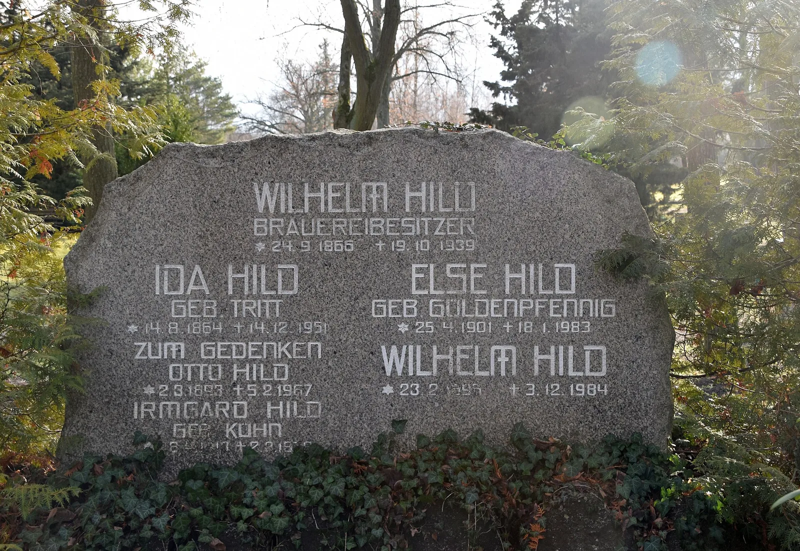 Grabstein des Brauereibesitzers Wilhelm Hild (1866-1939) auf dem Friedhof Genthin