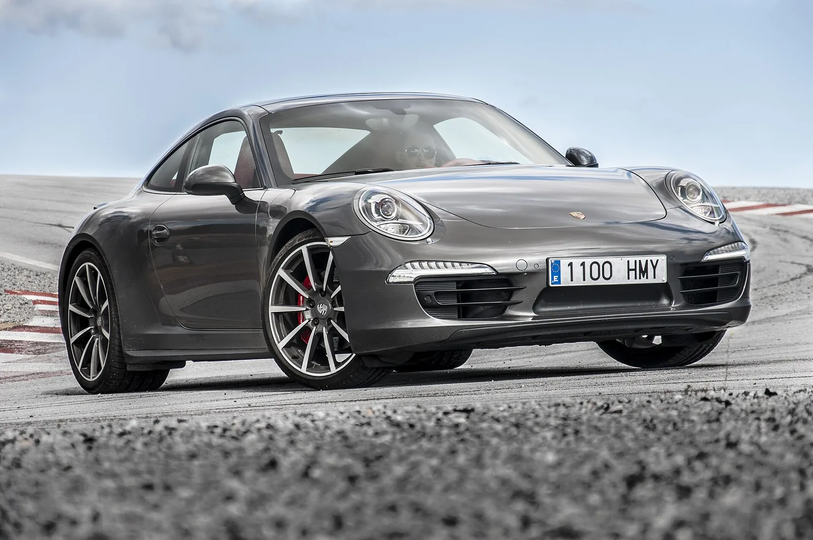 Test Drive for Diariomotor - Porsche 911 Carrera 4S vs Audi R8 Spyder.
