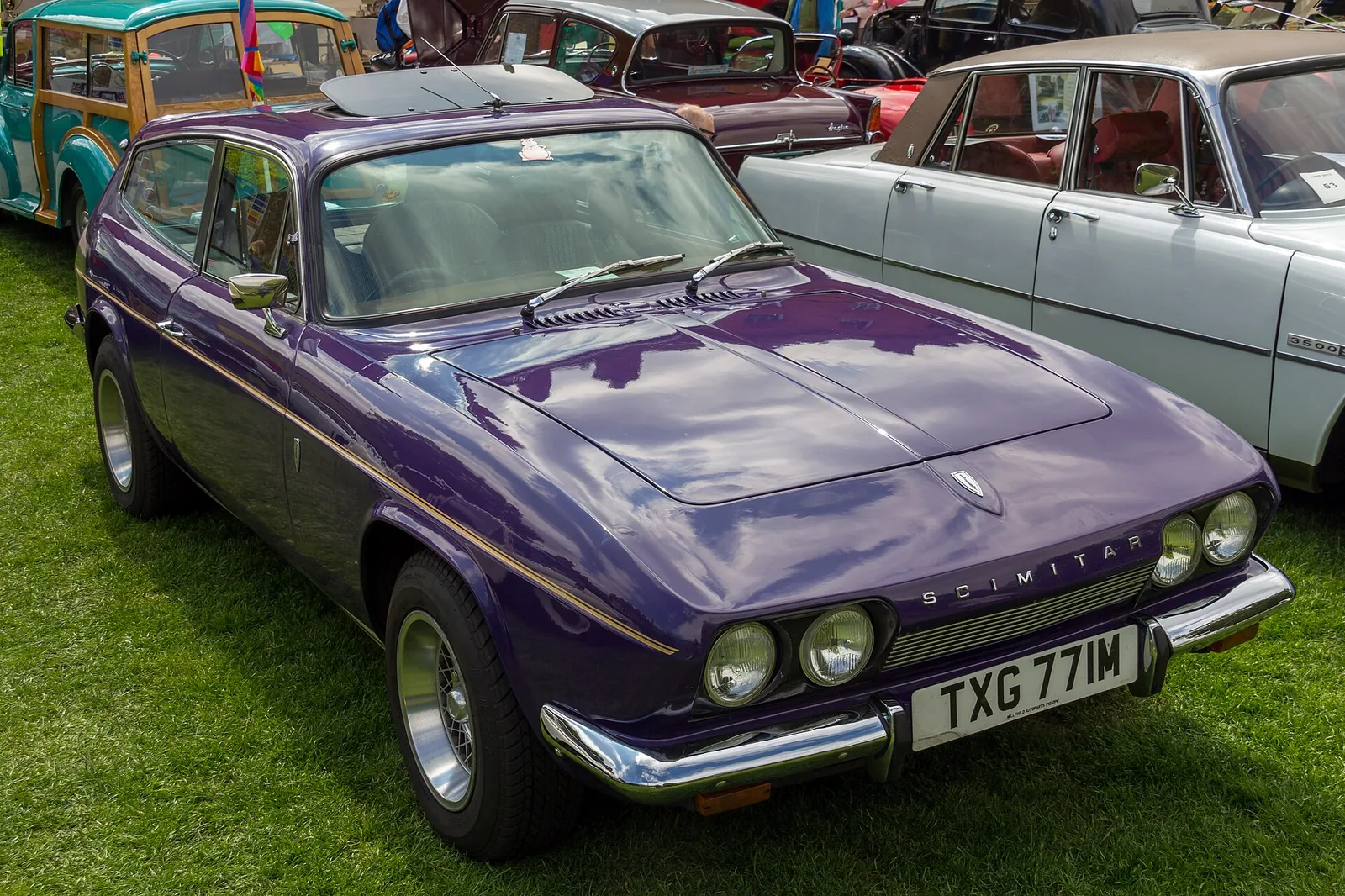Reliant Scimitar, number plate TXG 771M, at Lincoln Castle.