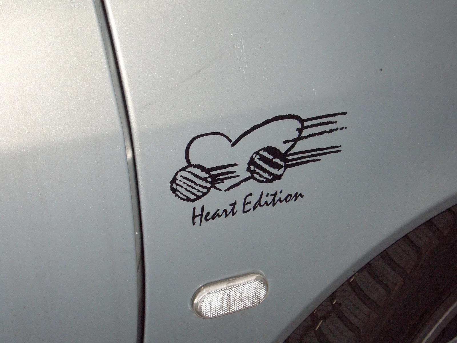 Renault Twingo (GenI 1993-2007) special HEART EDITION, right front fender