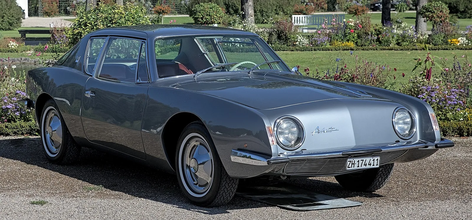 Studebaker_Avanti at Classic-Gala 2021
