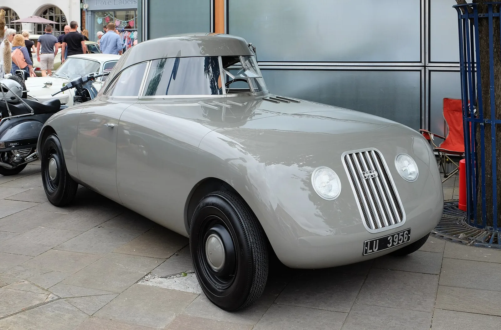 A replica of the Paul Jaray-designed 1934 model, it is a rework of the design Auto Union streamliner concept car. This car was used in adver