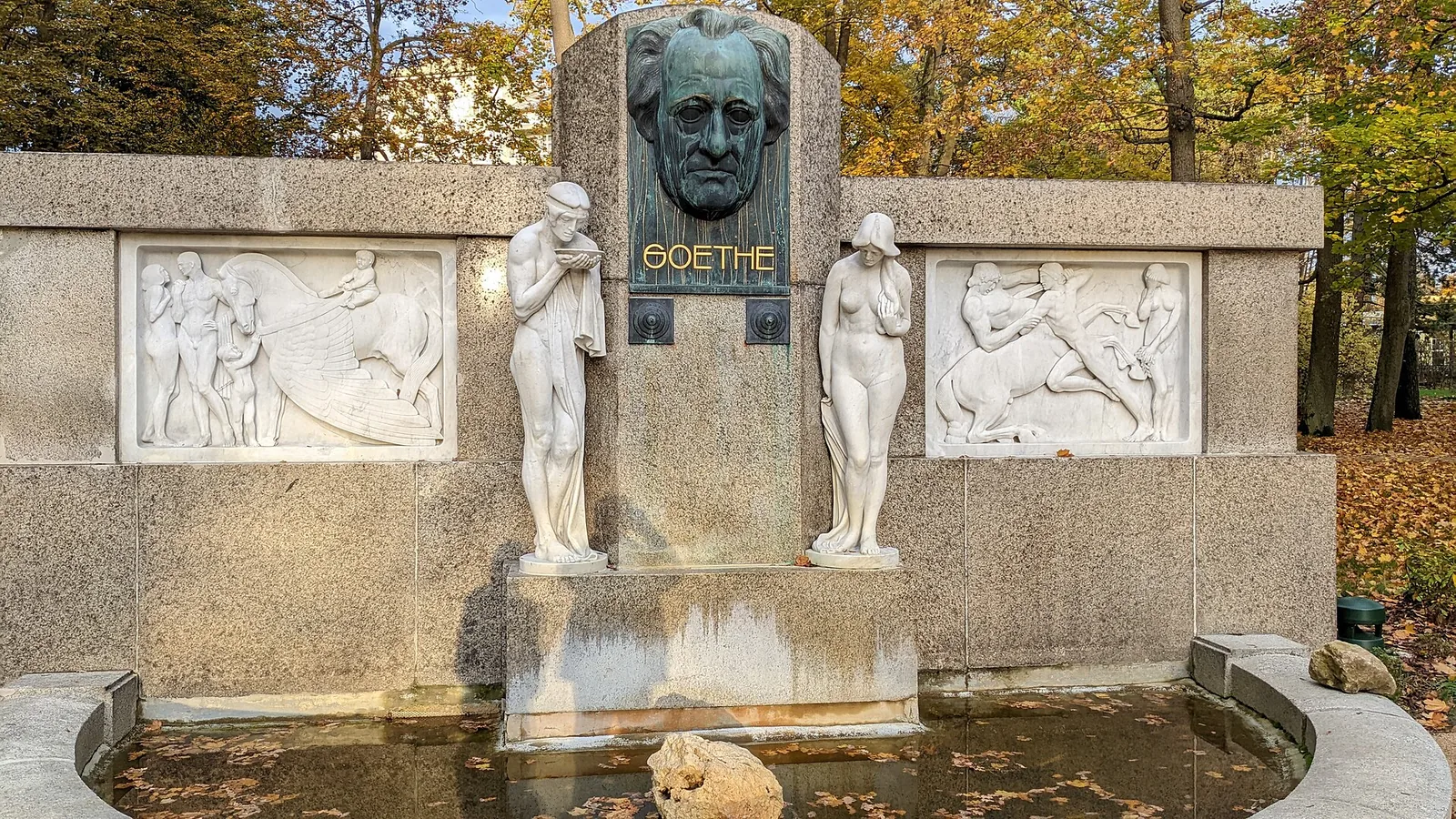 The Goethe monument by the Bohemian sculptor Karl Wilfert junior was inaugurated in Františkovy Lázně/Franzensbad in 1906 in the form of a f