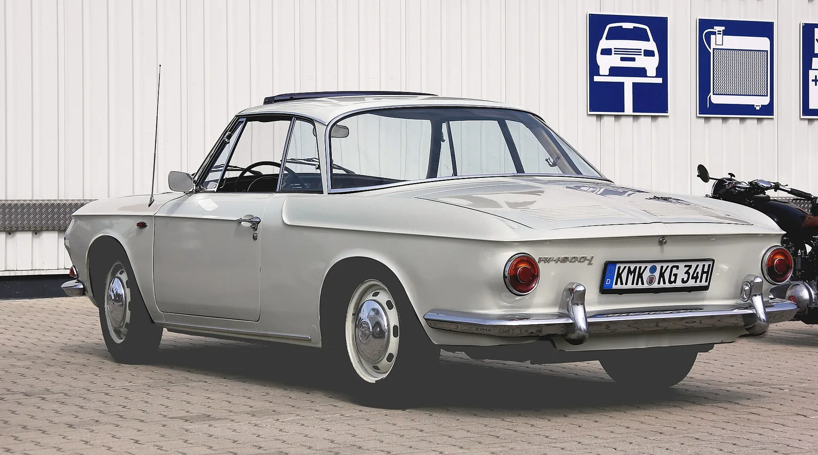 VW Karmann Ghia 1600 L, Baujahr 1969 (Phantasiekennzeichen)